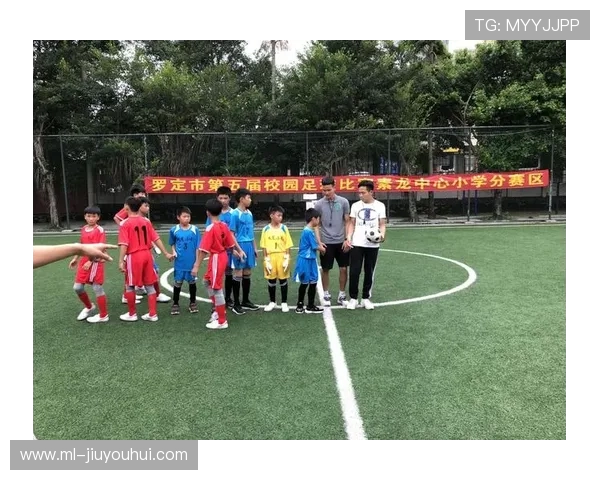 罗定体育馆举办盛大足球赛事吸引大量球迷共襄盛举精彩纷呈