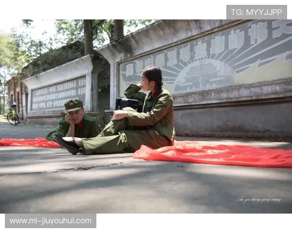 足球场上的青春岁月与激情回忆 追逐梦想的美好时光